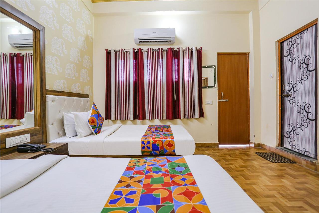 Fabhotel Shivam Palace Варанасі Екстер'єр фото