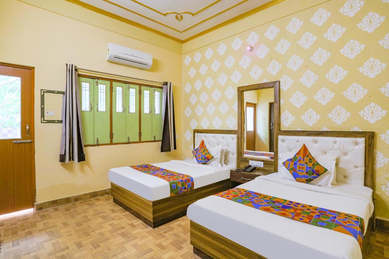 Fabhotel Shivam Palace Варанасі Екстер'єр фото